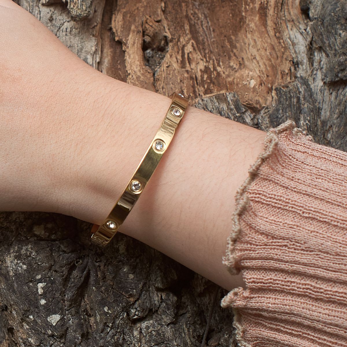 Brazalete Puñera Luces Waterproof - Joya en acero inoxidable enchapado en oro 18k - D'Merys