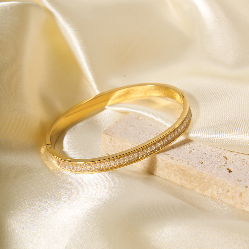 Brazalete Puñera Tiffany Waterproof - Joya en acero inoxidable enchapado en oro 18k - D'Merys