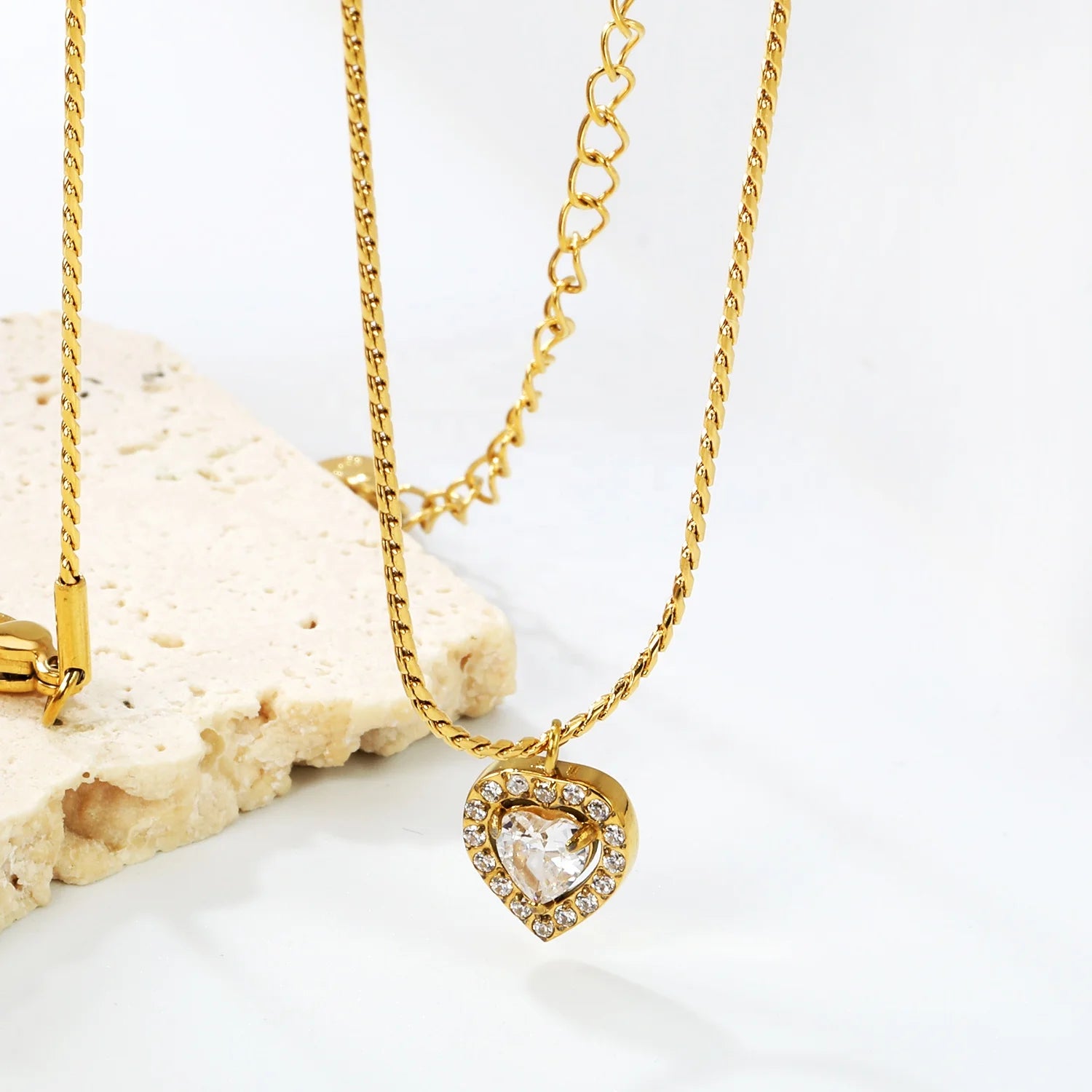 Collar Cordón Corazón Circones Waterproof - Joya en acero inoxidable enchapado en oro 18k - D'Merys