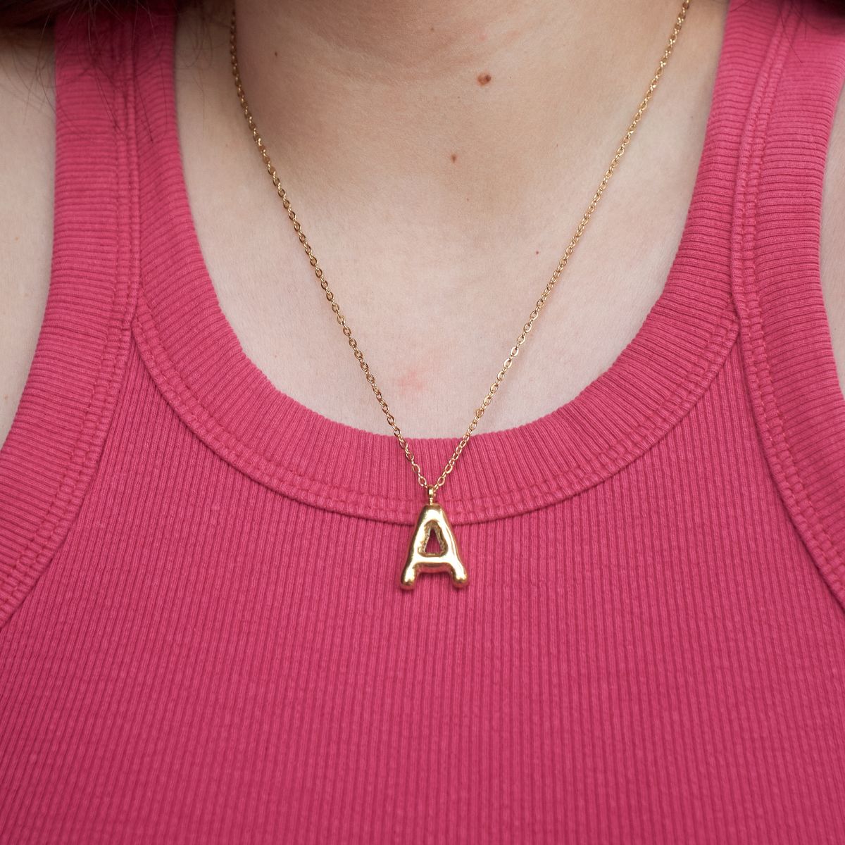 Collar Letra Bubble Waterproof - Joya en acero inoxidable enchapado en oro 18k - D'Merys
