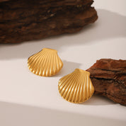 Aretes Concha De Mar Dorada Waterproof
