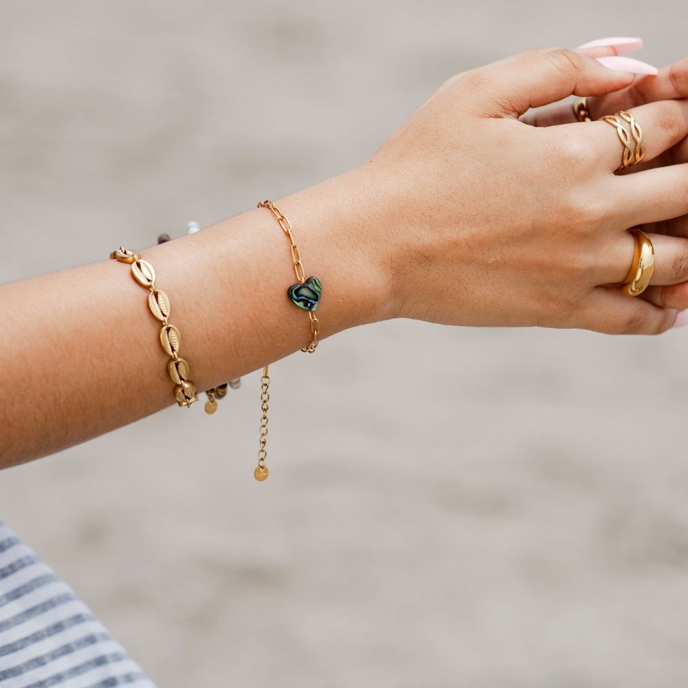 Pulsera Conchitas Chic Waterproof - Joya en acero inoxidable enchapado en oro 18k - D'Merys