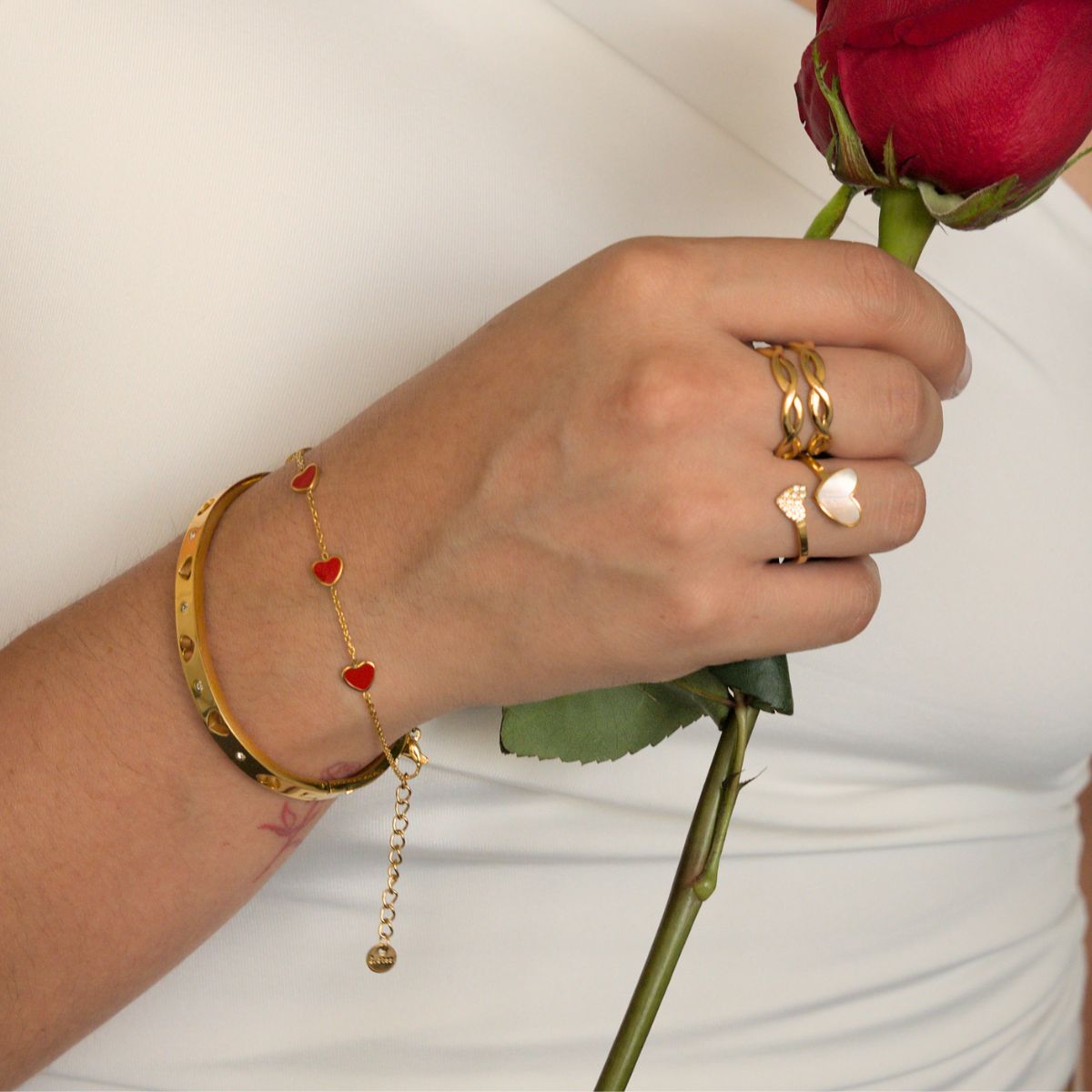 Pulsera Red Hearts Waterproof - Joya en acero inoxidable enchapado en oro 18k - D'Merys
