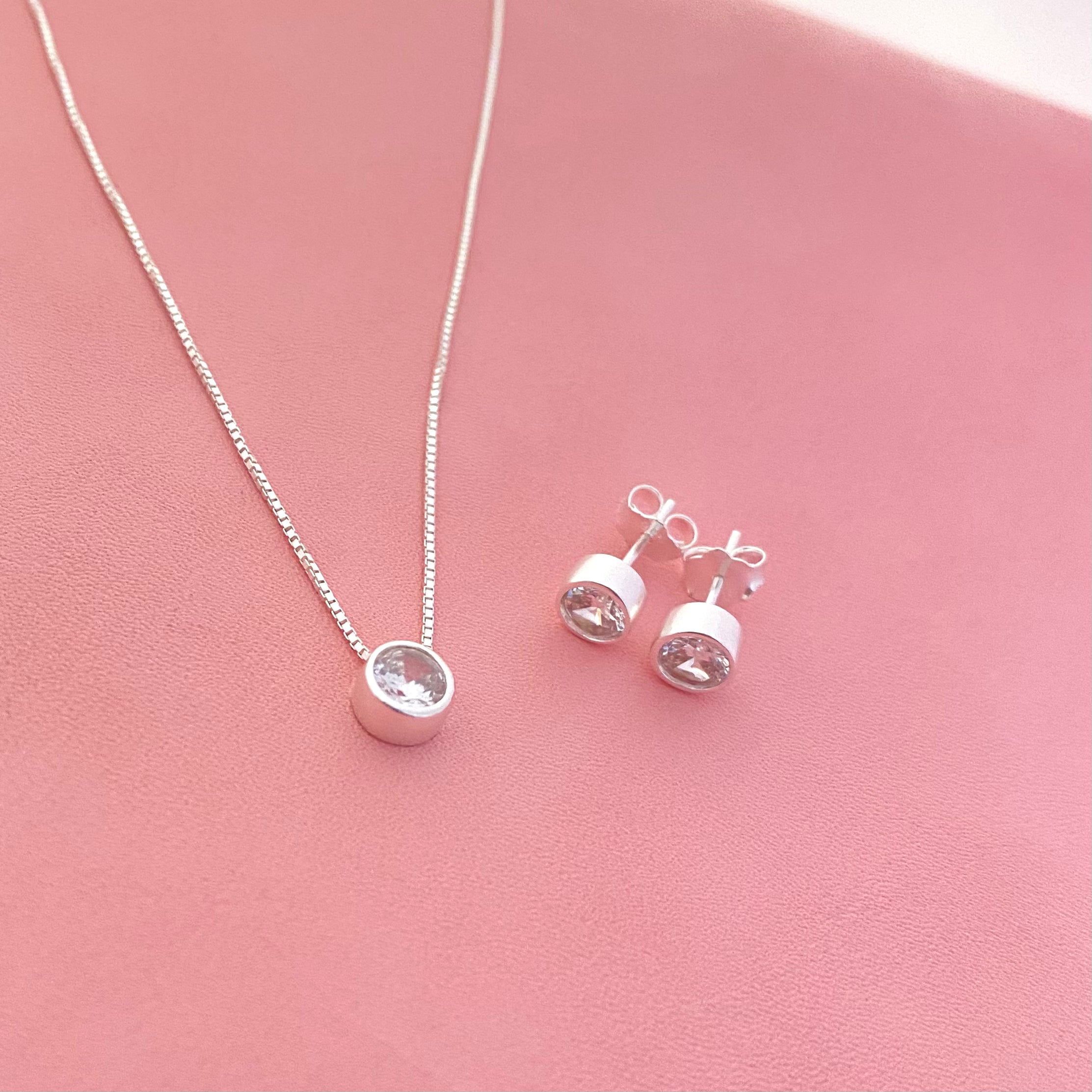 Set_de_Collar_y_Aretes_Punto_De_Luz_Plata_925_1.heic